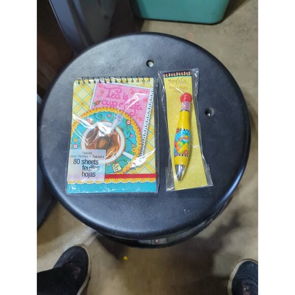 Mary Engelbreit Spiral Paper Note Book With Pen 2013 NEW - Picture 1 of 5